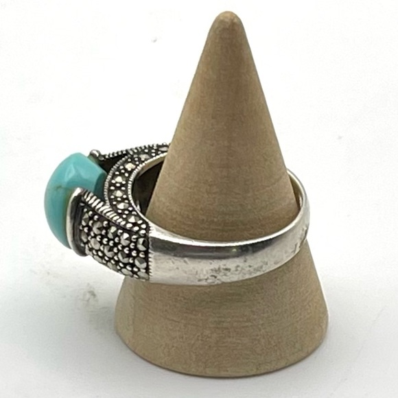 Gorgeous Sterling Silver Genuine Turquoise and Marcasites Cathedral Setting Ring - Picture 9 of 16